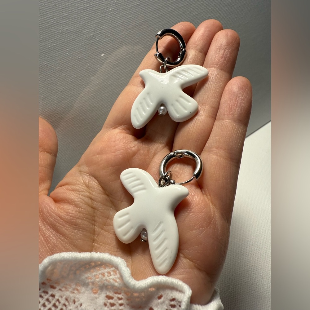 Round Ear Hoop White Peace Dove Earrings Jewelry - Picture 4 of 13